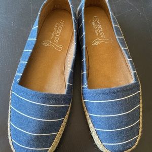 Aerosoles Stitch n Turn espadrilles, light blue Sz 10